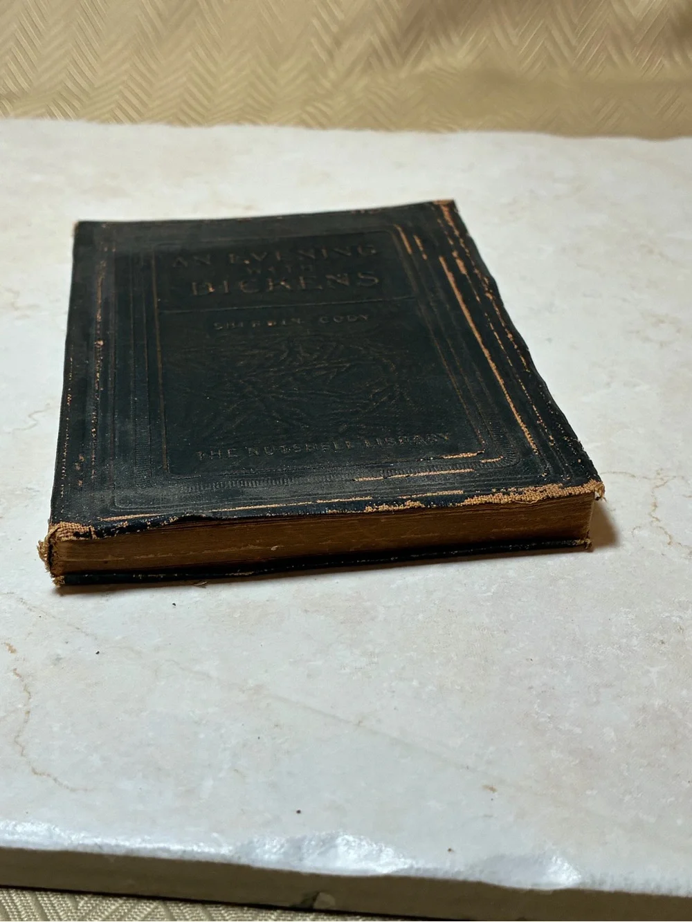 2 Vintage 1907 Nutshell Library Books - Dickens and Irving